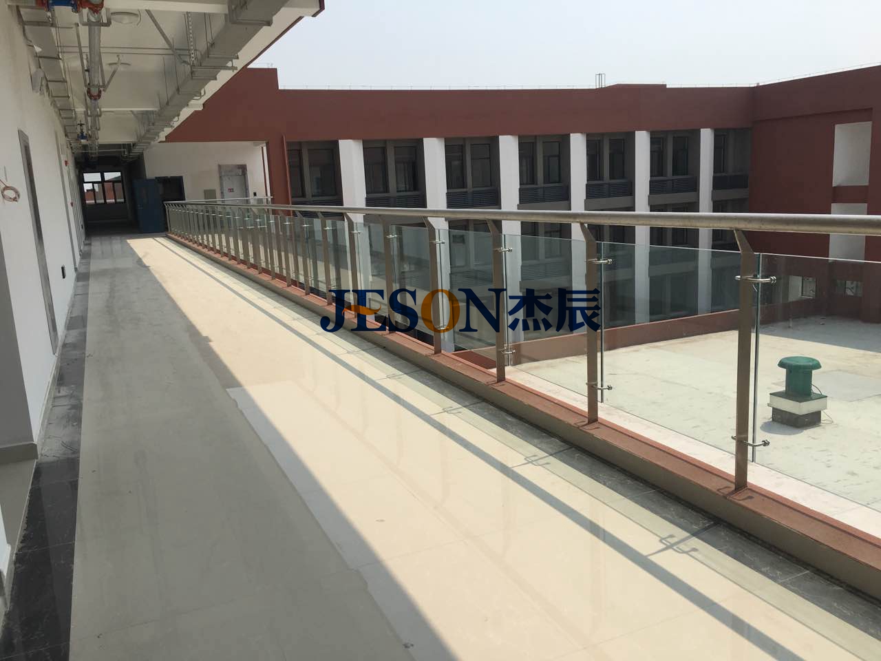 杰辰護(hù)欄，為校園安全護(hù)航。