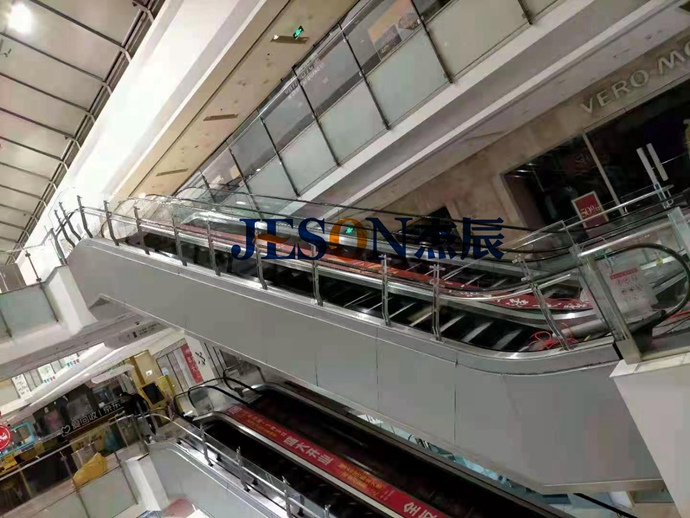 比防護欄更重要的，是家長的這個小習(xí)慣